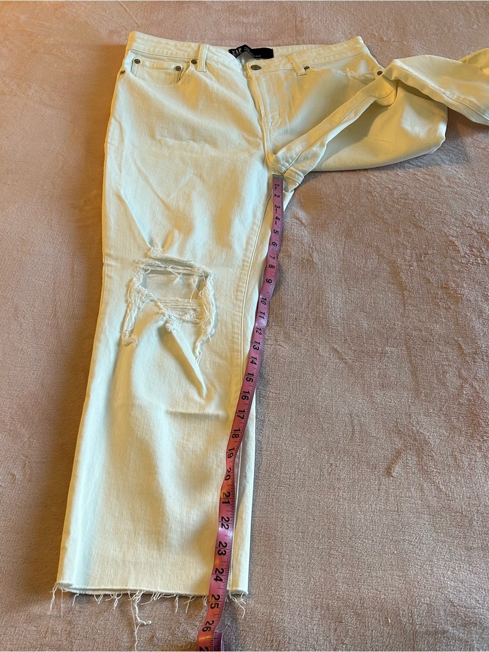 Gap Universal Slim Boyfriend white distressed cropped jeans raw hem size 10/30 - Picture 8 of 9